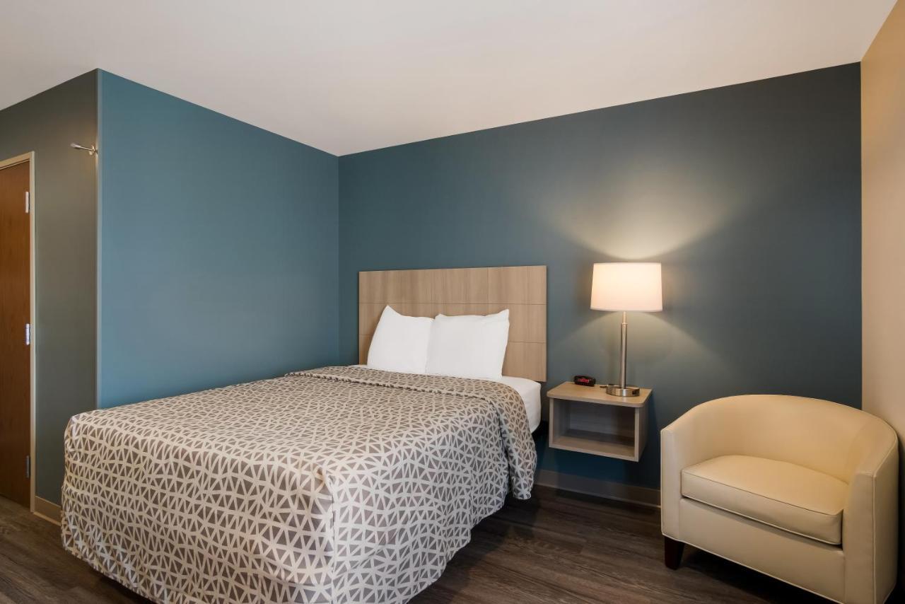 Woodspring Suites Grand Rapids Kentwood Cascade Exterior photo